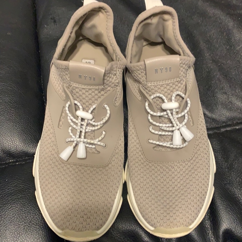 Steve Madden sneakers NY90